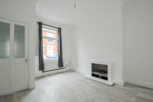 2 Bedroom Unfurnished House – Helena Street, Salford